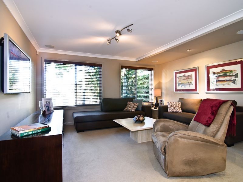 27 Kincardine Drive, Benowa Waters QLD 4217