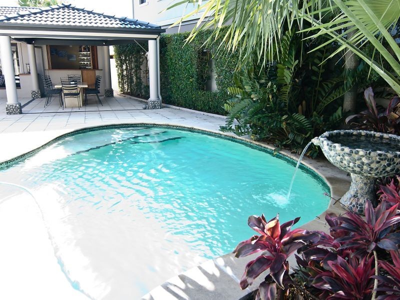 27 Kincardine Drive, Benowa Waters QLD 4217