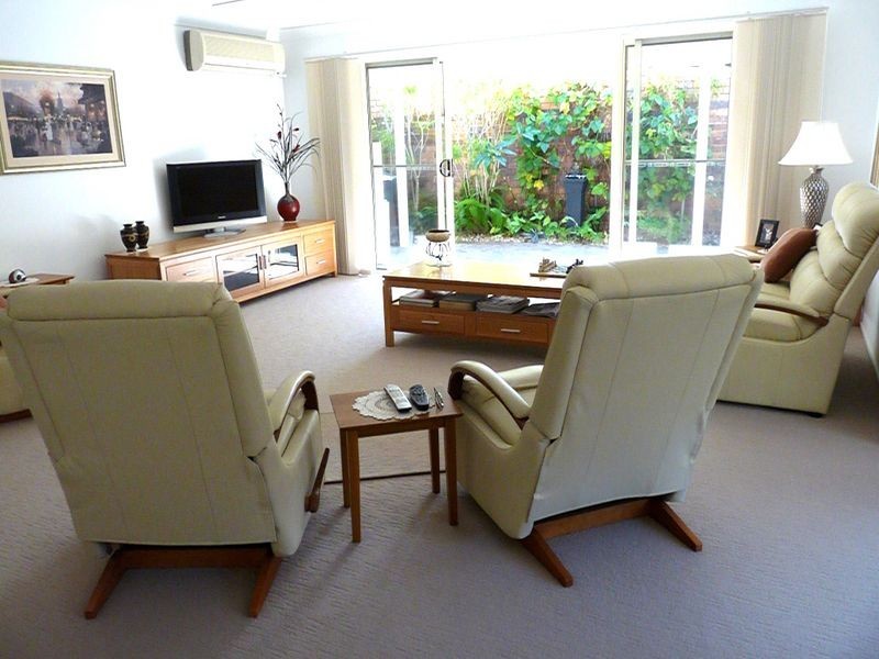 5 Jaguar Drive, Bundall QLD 4217