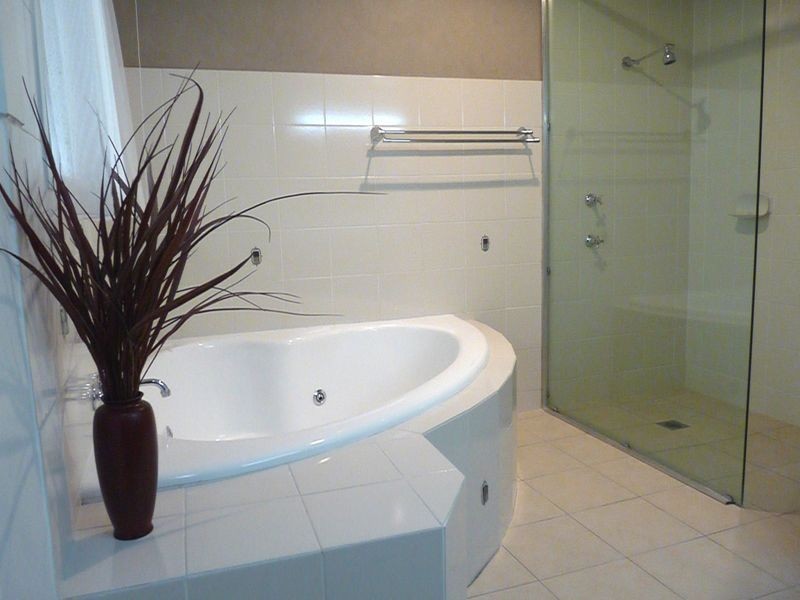 5 Jaguar Drive, Bundall QLD 4217