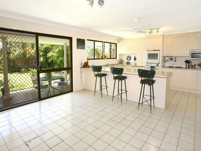 94 Campbell Street, Sorrento QLD 4217