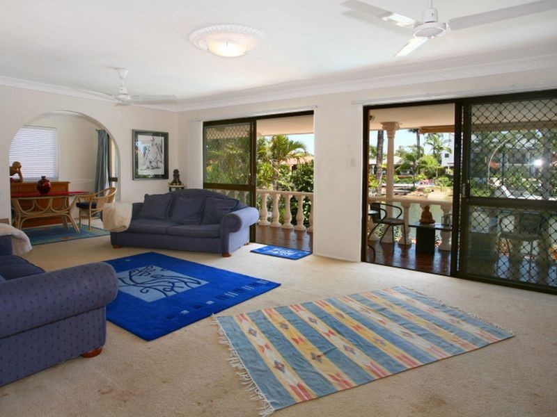 94 Campbell Street, Sorrento QLD 4217