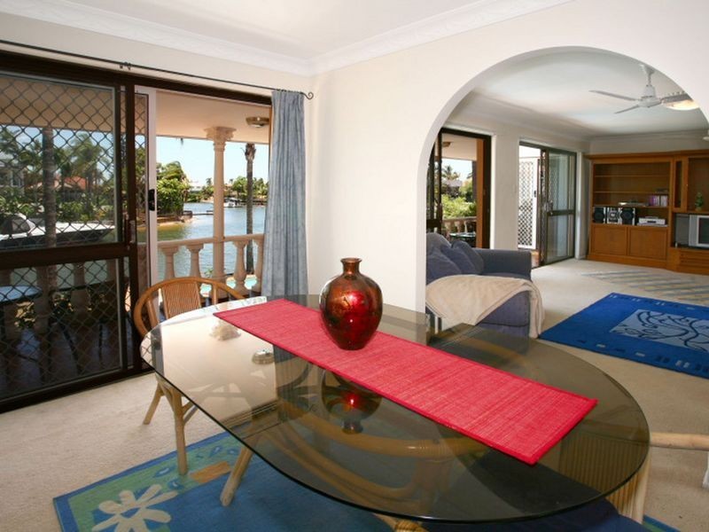 94 Campbell Street, Sorrento QLD 4217