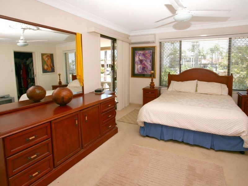 94 Campbell Street, Sorrento QLD 4217
