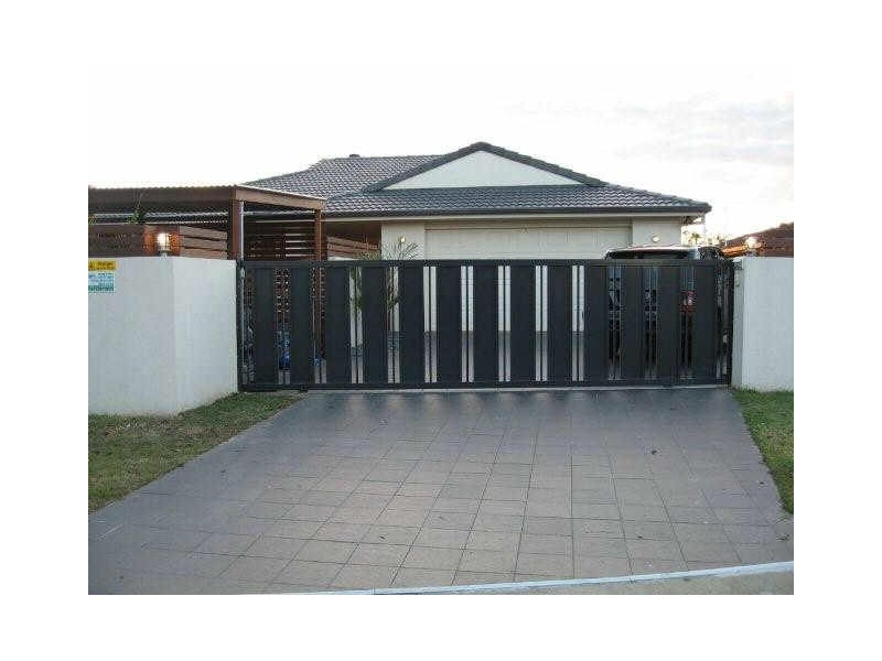 28 Cypress Drive, Broadbeach Waters QLD 4218
