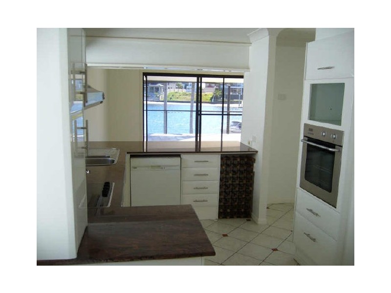 16 River Crescent, Broadbeach Waters QLD 4218