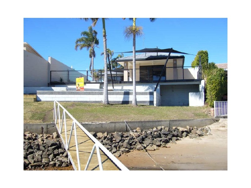 16 River Crescent, Broadbeach Waters QLD 4218