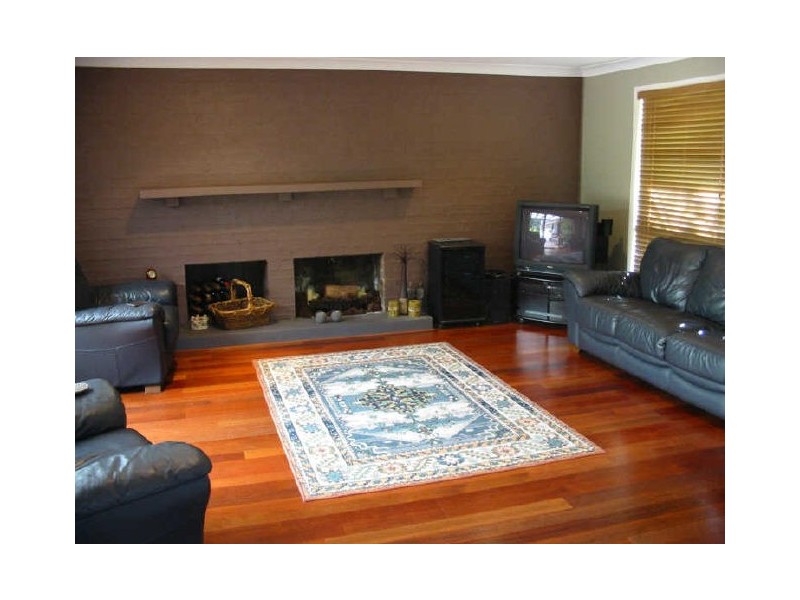 25 McIlwraith Avenue, Sorrento QLD 4217