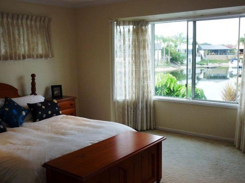 32 Tosti Street, Sorrento QLD 4217