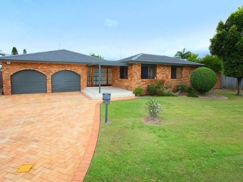 8 Argyle Crescent, Sorrento QLD 4217