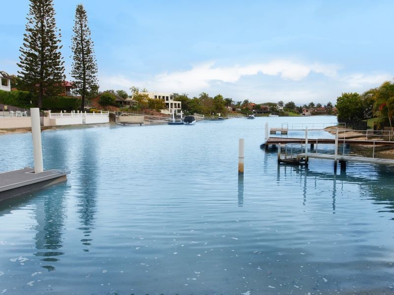 8 Argyle Crescent, Sorrento QLD 4217