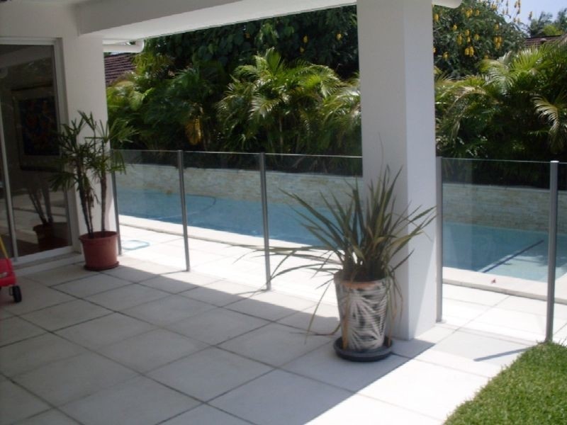 7 St Moritz Terrace, Sorrento QLD 4217