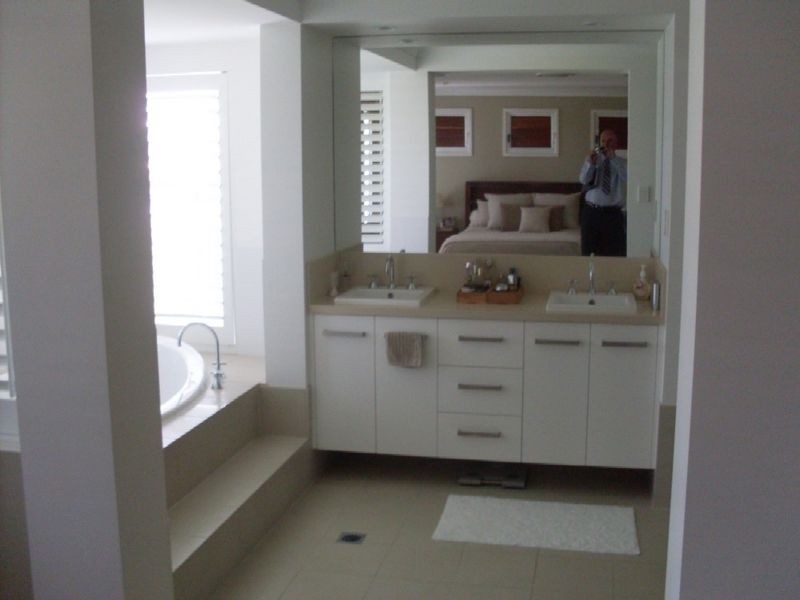 7 St Moritz Terrace, Sorrento QLD 4217