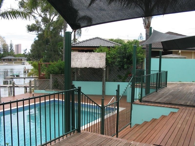 12 Beverley Crescent, Broadbeach Waters QLD 4218