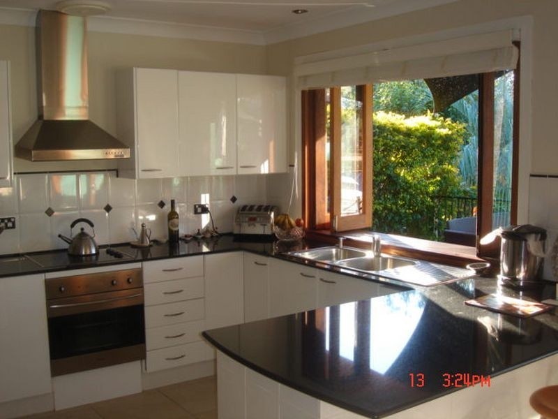 12 Beverley Crescent, Broadbeach Waters QLD 4218