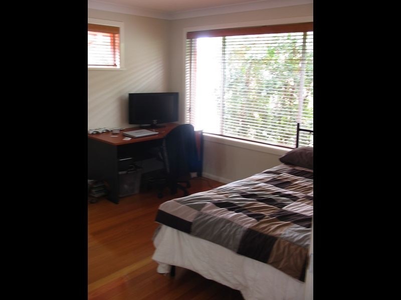 12 Beverley Crescent, Broadbeach Waters QLD 4218