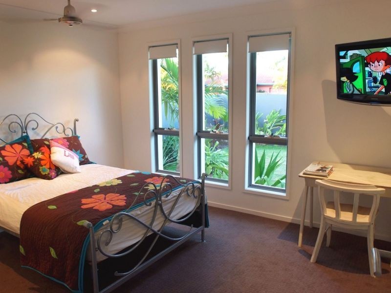 12 Balmoral Avenue, Sorrento QLD 4217
