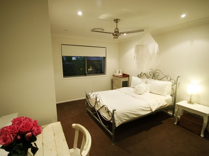 12 Balmoral Avenue, Sorrento QLD 4217