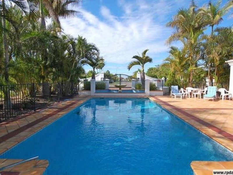 8/70 Marbella Drive, Benowa QLD 4217