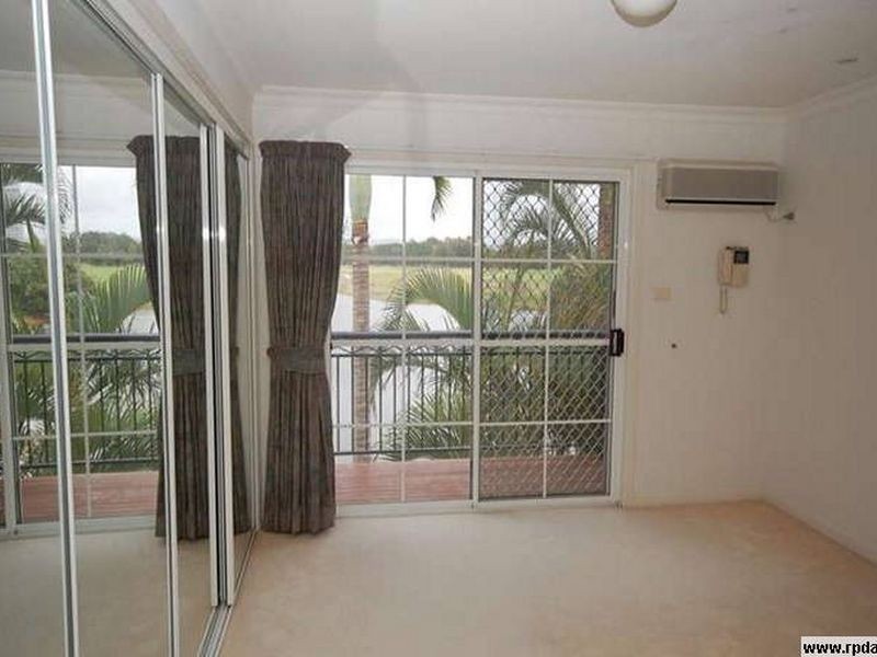 8/70 Marbella Drive, Benowa QLD 4217