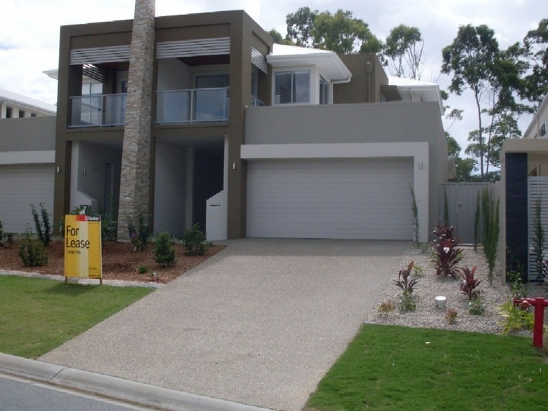 8003B Vista Drive, Benowa QLD 4217