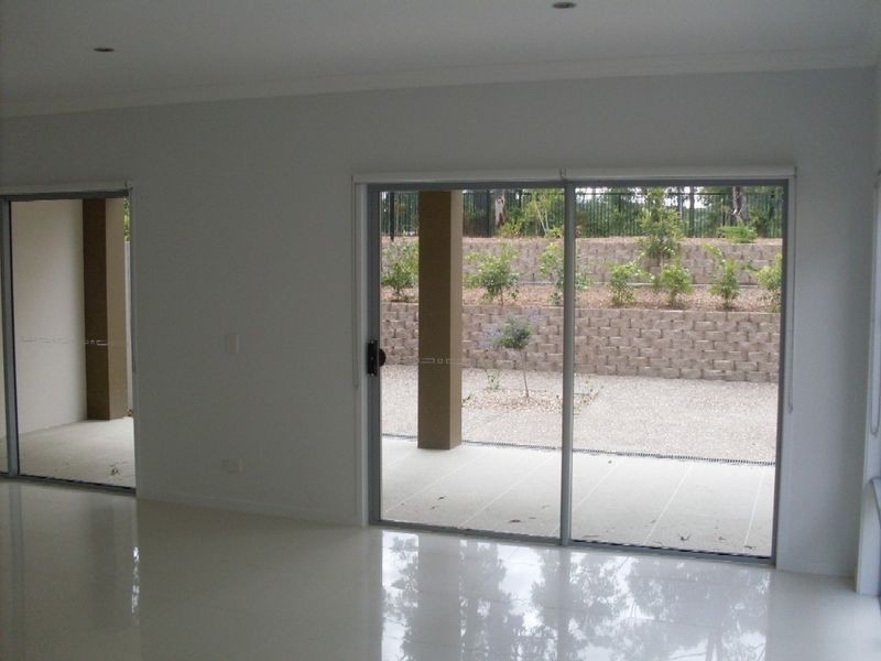 8003B Vista Drive, Benowa QLD 4217