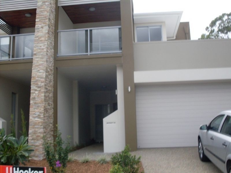 8003B Vista Drive, Benowa QLD 4217