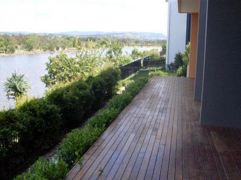 5026 Emerald Island Drive, Carrara QLD 4211
