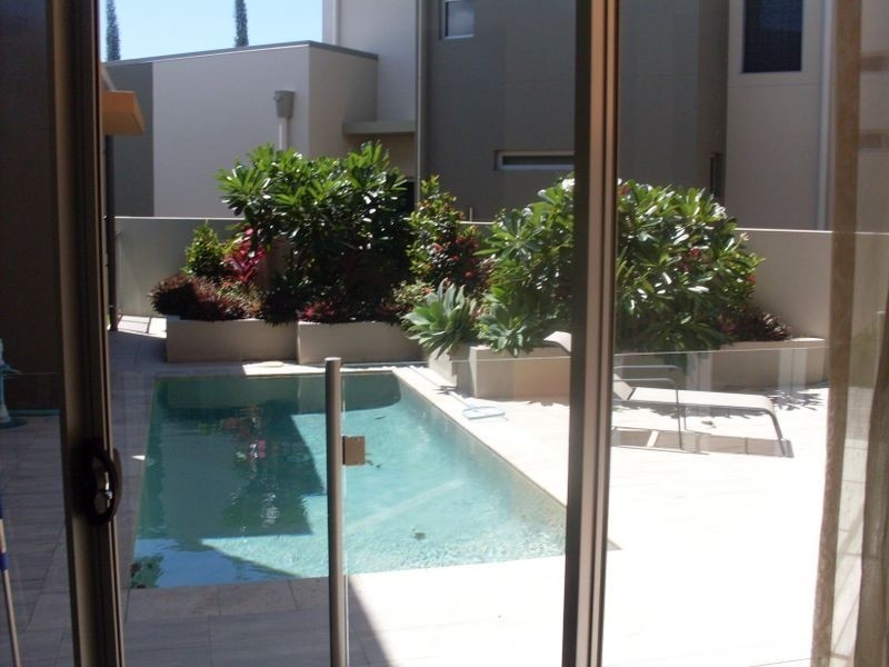 5026 Emerald Island Drive, Carrara QLD 4211