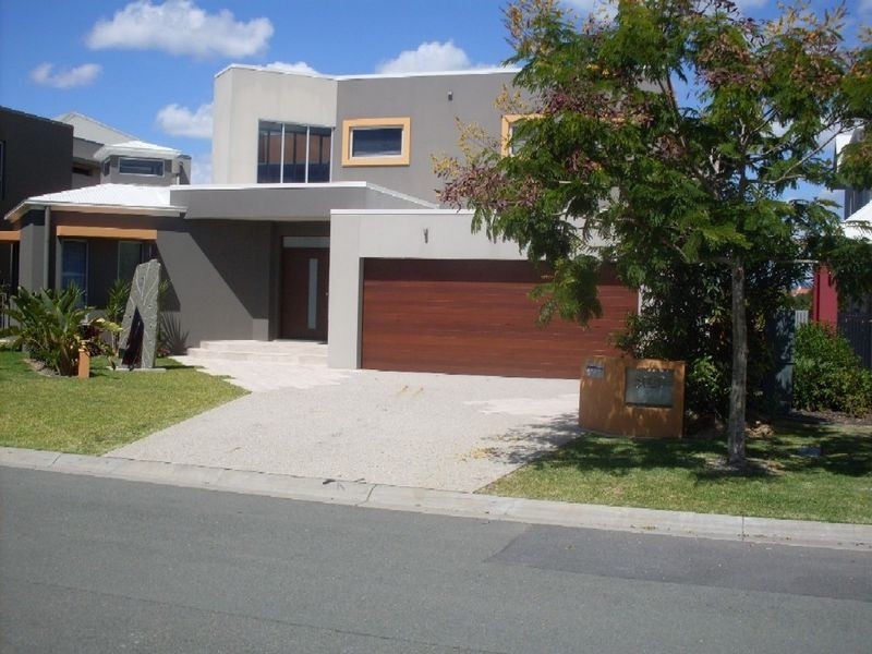 5026 Emerald Island Drive, Carrara QLD 4211