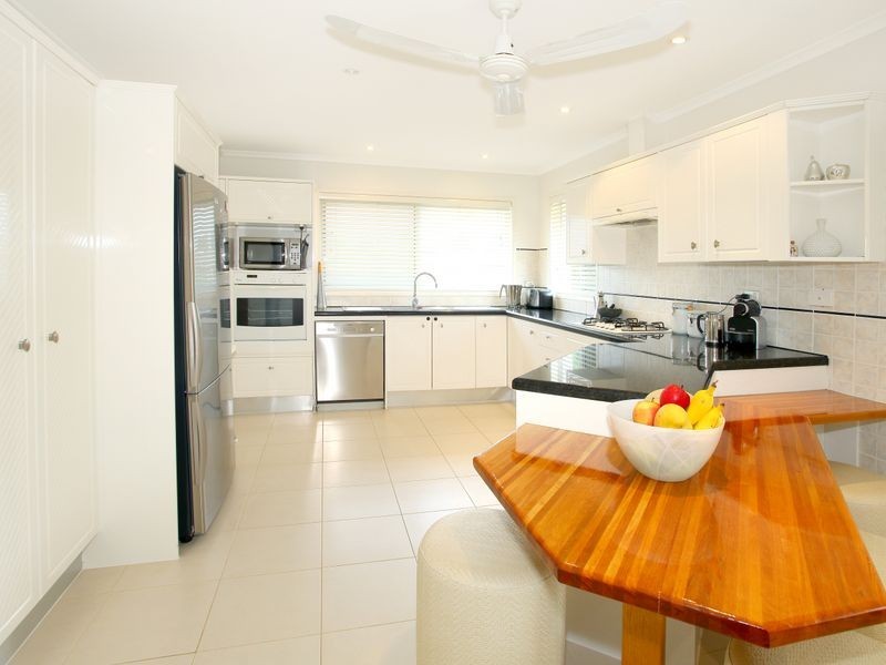 49 Boomerang Crescent, Sorrento QLD 4217