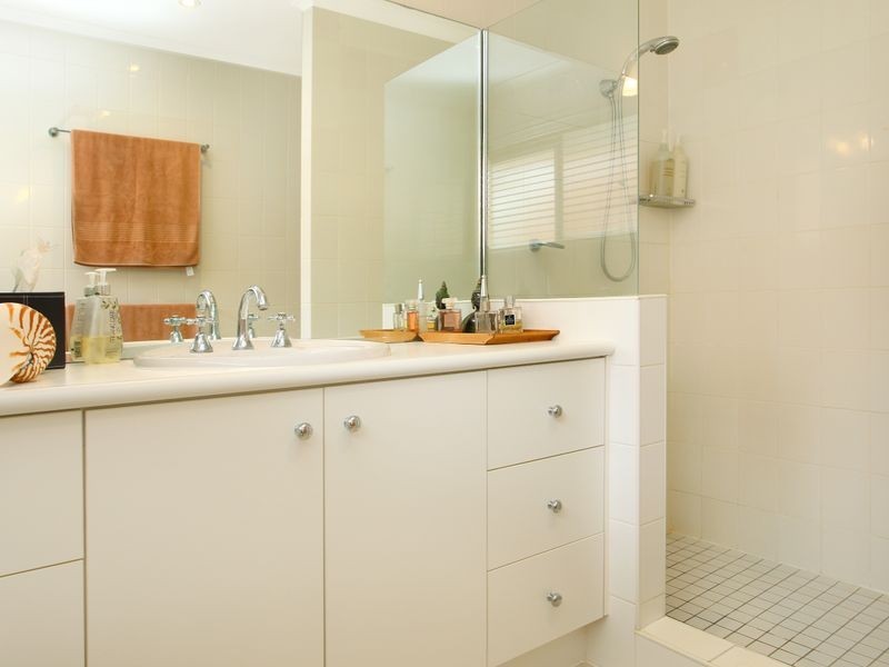 49 Boomerang Crescent, Sorrento QLD 4217