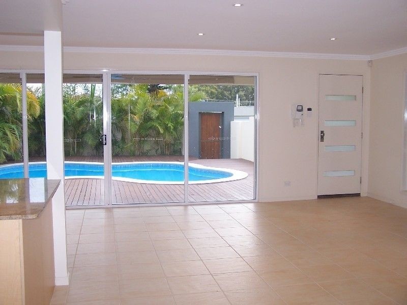 32 Brindisi Avenue, Isle Of Capri QLD 4217