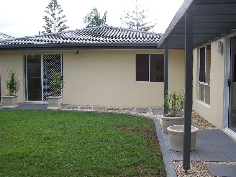 32 Brindisi Avenue, Isle Of Capri QLD 4217