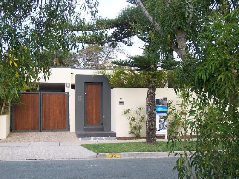 32 Brindisi Avenue, Isle Of Capri QLD 4217