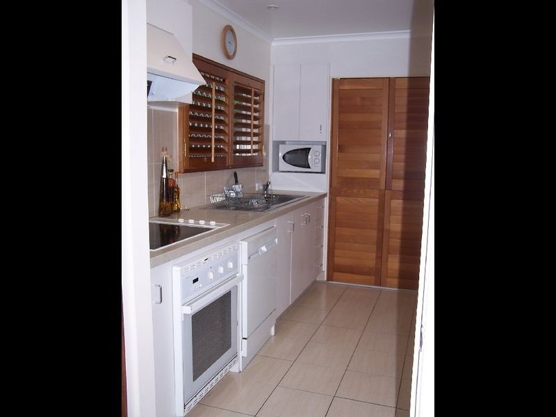 2/6 Wildwood Court, Surfers Paradise QLD 4217