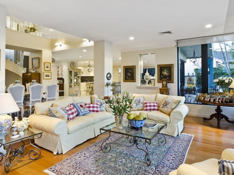 31 Campbell Street, Sorrento QLD 4217