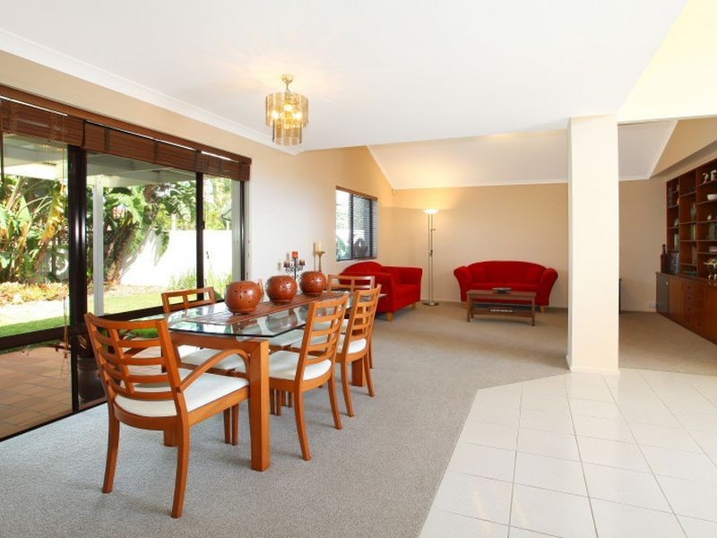 14 Forster Avenue, Sorrento QLD 4217