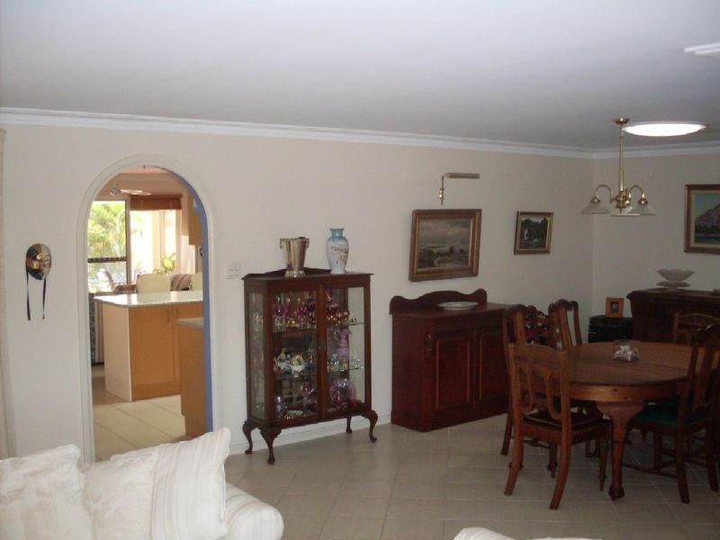 33 McCleary Street, Sorrento QLD 4217