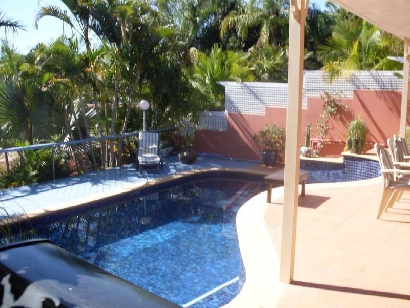 33 McCleary Street, Sorrento QLD 4217