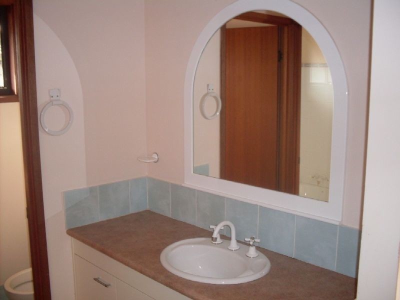 8 Nootka Court, Broadbeach Waters QLD 4218