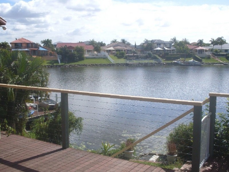 21 Montevideo Drive, Clear Island Waters QLD 4226