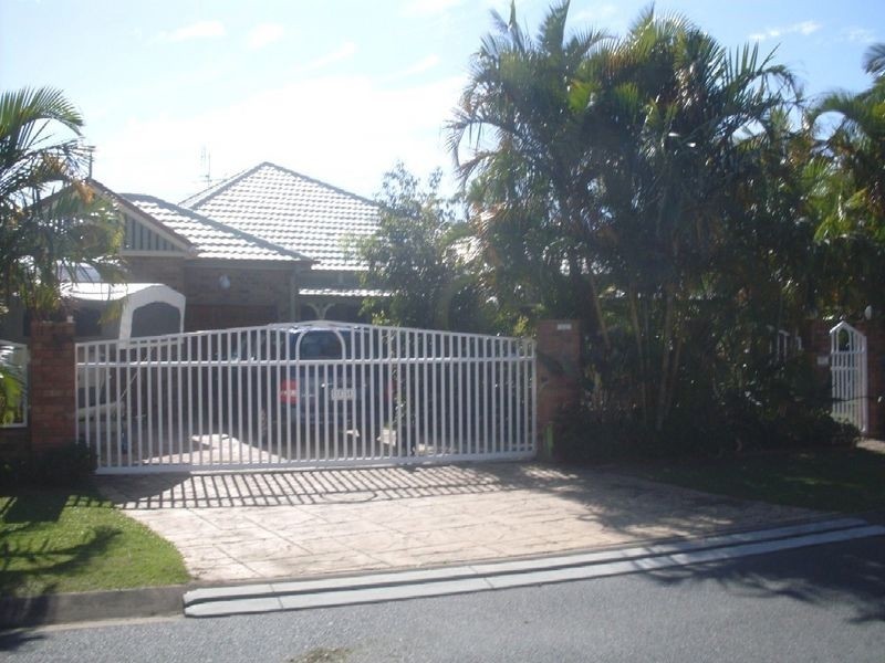 21 Montevideo Drive, Clear Island Waters QLD 4226