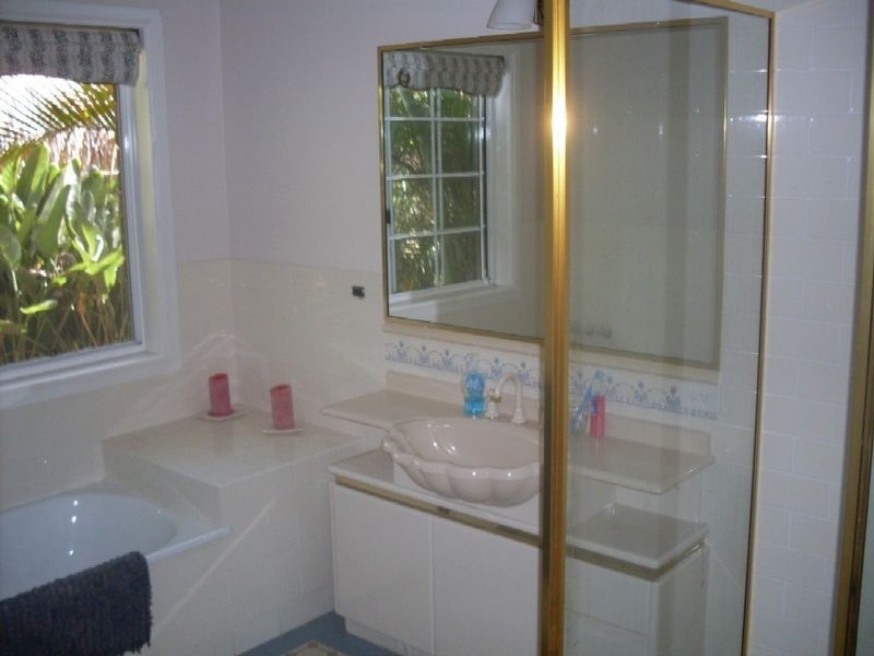 21 Montevideo Drive, Clear Island Waters QLD 4226