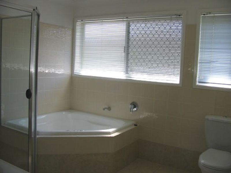 93 Campbell Street, Sorrento QLD 4217