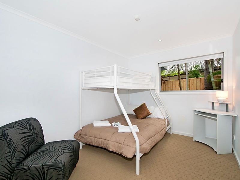 18 Argyle Crescent, Sorrento QLD 4217