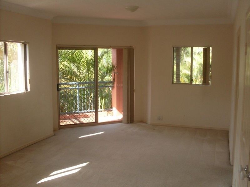 4/41 Britannia Avenue, Broadbeach QLD 4218