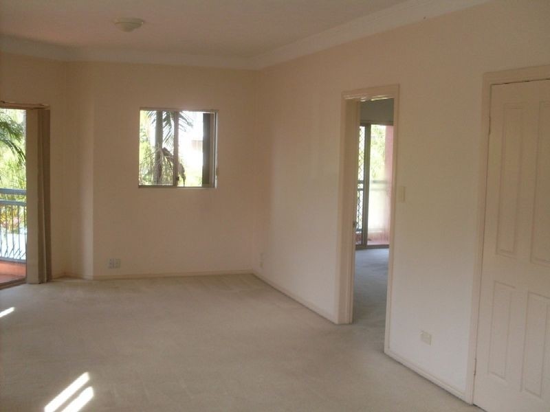4/41 Britannia Avenue, Broadbeach QLD 4218