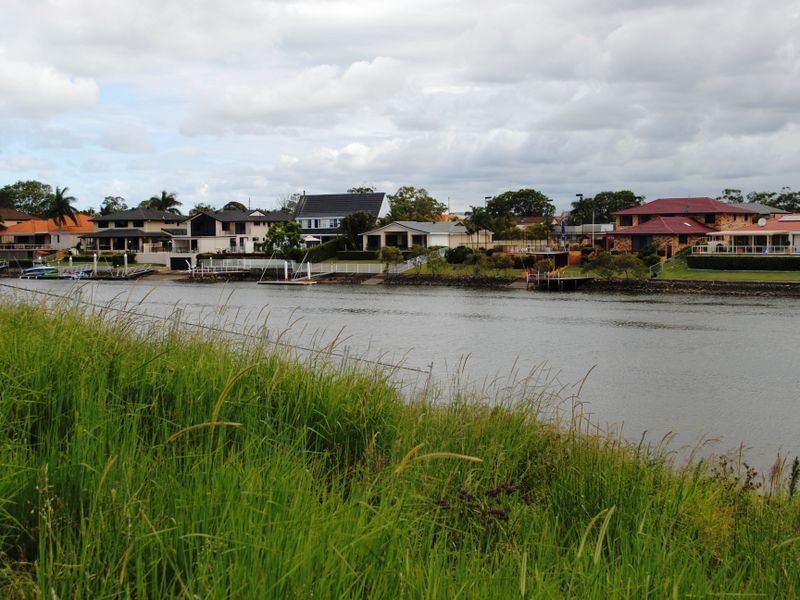 123 Sir Bruce Small Boulevard, Benowa Waters QLD 4217
