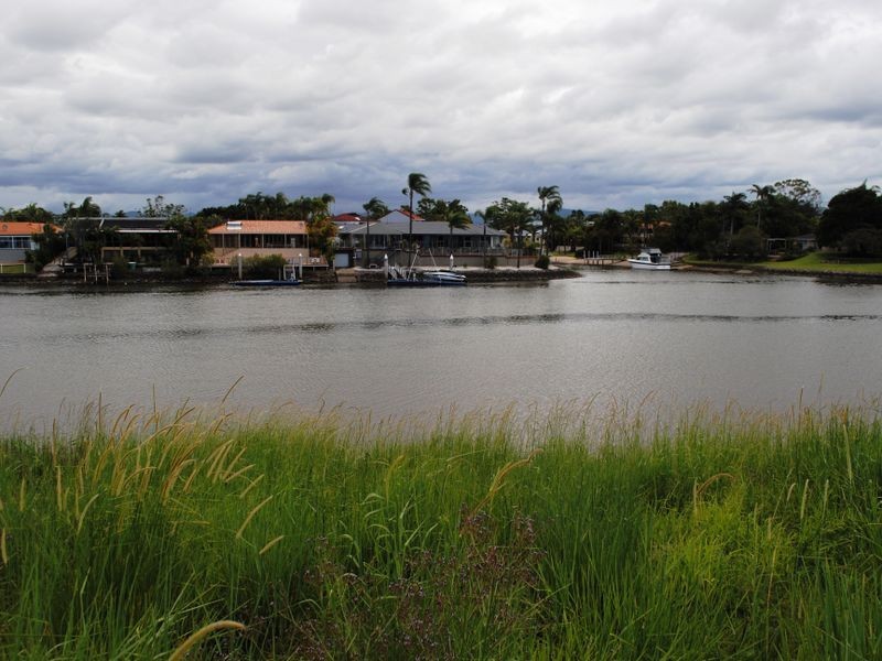 123 Sir Bruce Small Boulevard, Benowa Waters QLD 4217